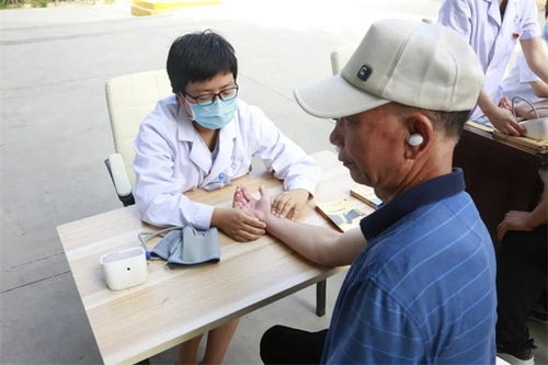 濮陽市綜合養(yǎng)老服務(wù)中心大型義診活動 服務(wù)百姓健康，提升養(yǎng)老服務(wù)質(zhì)量